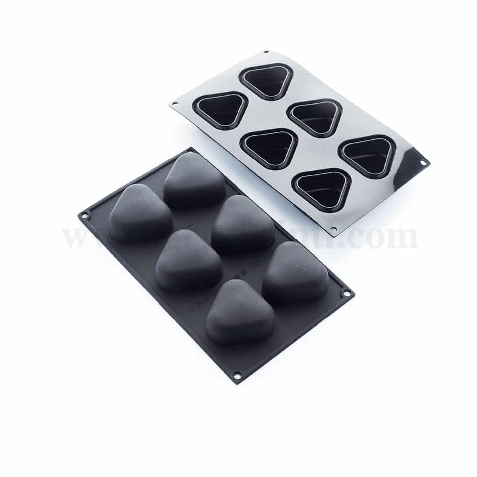 MARTELLATO Silicone Mould Triangle 71.5 x 67 h 35.5 mm